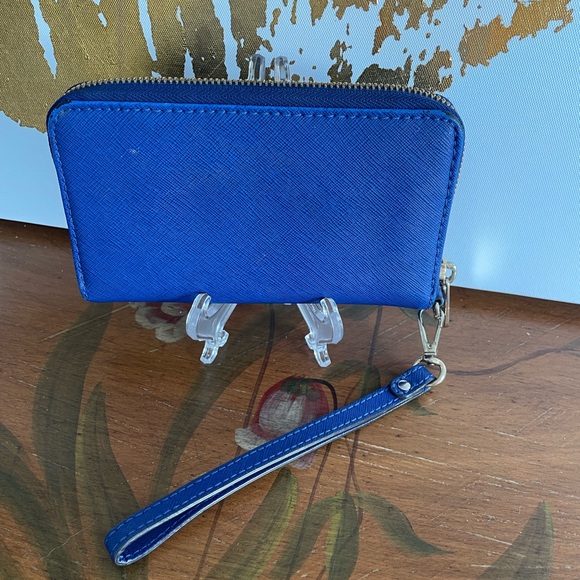 Michael Kors Jet Set Wallet; Electric Blue Leather Zip Wristlet - Picture 12 of 17